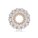 Broșă elegantă cu perle și cristale