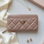 Portofel-piele-naturala-Roz-Mat-Prafuit-delicat-si-feminin-fata-amstyle